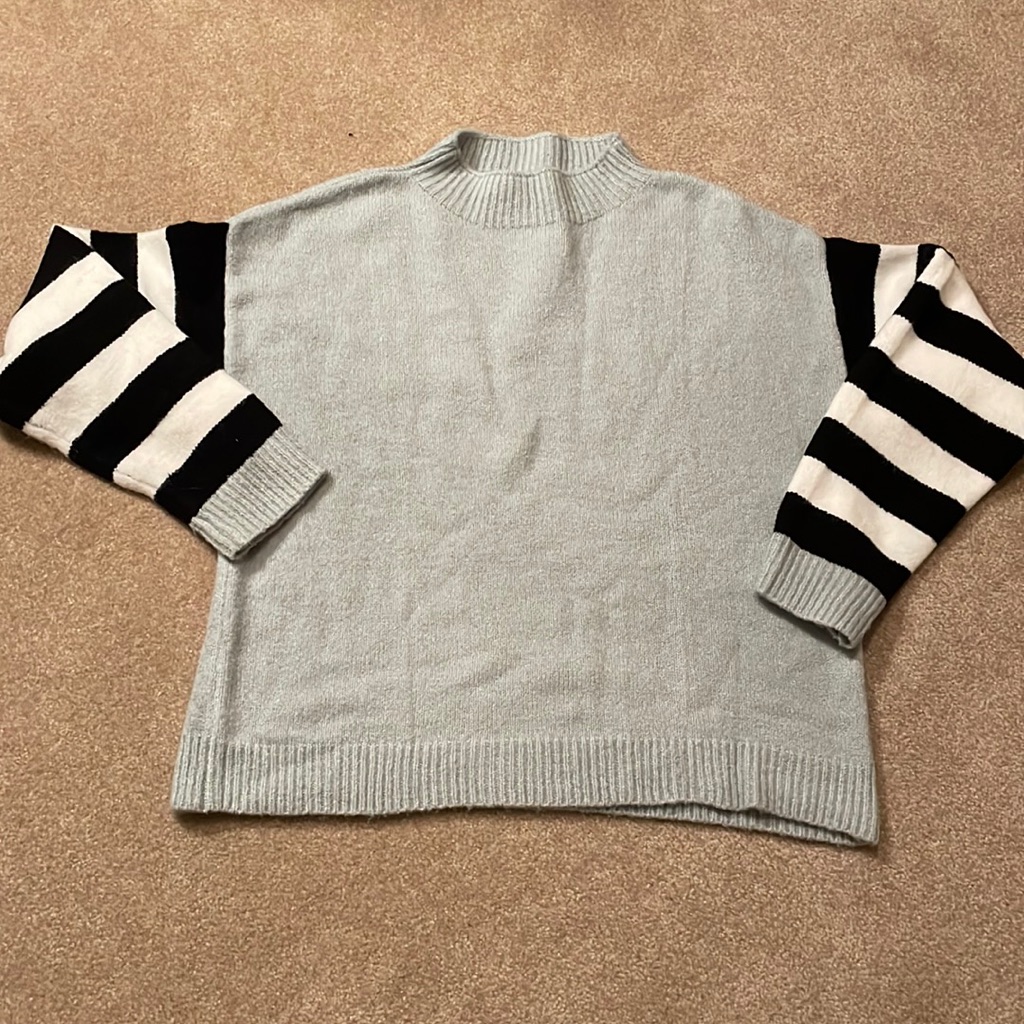 Love Olive And Co Brand New Sweater
